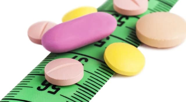 Czy tabletki na cholesterol odchudzają? Prawda o ich działaniu